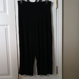 White Stag black pull on wide leg dress capris Sz S  EUC